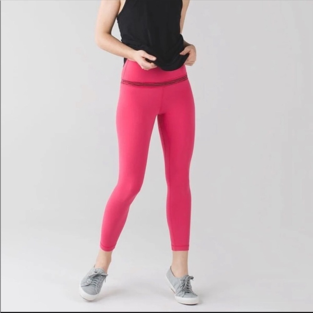LULULEMON Lululemon Align Pant
Boom Juice / Cyber Boom Juice Alarming ‼️RARE‼️